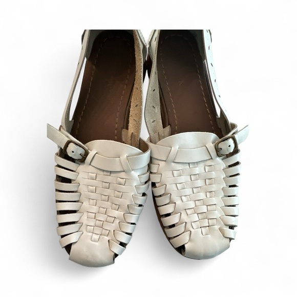 Vtg 90s Ladies White Leather Huaraches Sandal Flat Slip Ons Made In Brazil Sz 7 - Picture 2 of 8